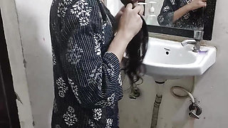 Little step sister ko nanga karke bathroom me pel diya