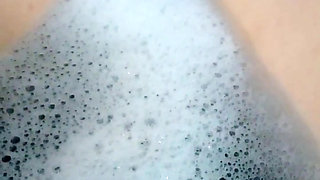 Mature wife bath time, orgasm, fingering