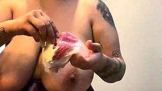 Big boob brunette masturbates on webcam