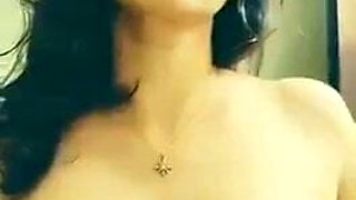 Sexy indian girl boob show