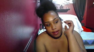 Watching this ebony chick masturbate is as enjoyable as jerking off