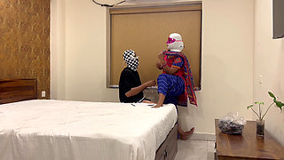 Desi Bengali Bhabhi fucked at her besharam tailor's room in doggy and missionary style