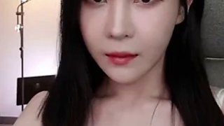 Good-looking Korean female anchor masturbates Korean+BJ live broadcast, ass, stockings, doggy style, Internet celebrity, oral sex, goddess, black stockings, peach butt Season 47