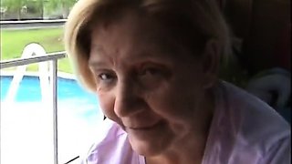 Granny gives a blowjob