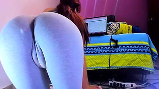 Amateur Webcam Teen Flashes Masturbates