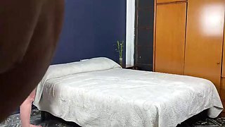 Mature puts her boyfriends pussy in her face