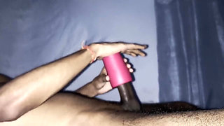 Akela aadmi porn dekh kar masturbation karta hai