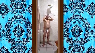 O Meu Banho Gostoso Com o Pau Duro 001