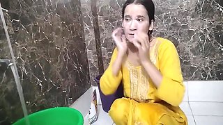 Muslim College Girl Ka Bathroom Mms Video With College Girls