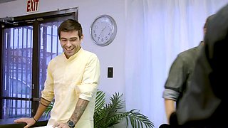 Tattoed bitch enjoys deepthroating stud