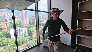 Sexy Colombian Fucks the Boss's Hojo, Gets Her Ass Fooled and Gets Milk in Her Face