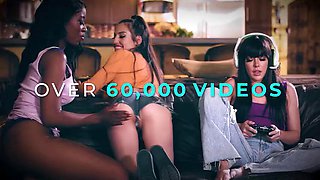 GIRLSWAY - Supportive Blonde Masseuse Slimthick Vic Takes GOOD Care Of Overly Stressed Ana Foxxx