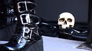 Porn latex movie with foot fetish and blonde mistress