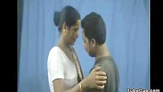 Desi mature aunty fucked by her friends