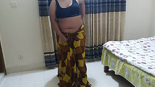 Moti Gand Wali Tamil Hot Aunty Gets Anal Fuck From Stranger When She Was Saree Wearing