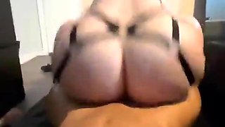 PAWG loves bouncing on BBC