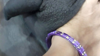 Sexy bhojpuri bhabhi handjob to her boyfriend with full romantic mood