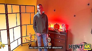 Hunter Ran Into A Sexy Chick In Public And Fucked Her In The Fortune-telling Salon 18 Min