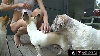 Twenty one naturals - smoking hot Akira May wants to satisfy her man by hardcore his gigantic hard shaft!