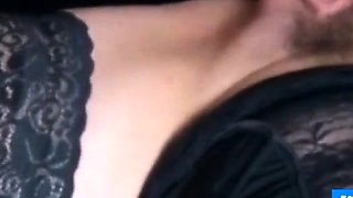 Heie Amateurin geniet Oralsex - Geile Zunge tief in ihrer