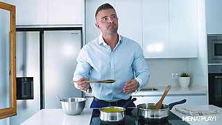 Food Fight 4 - MENatPLAY