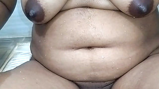 Desi hot saira stepsister shaved armpits and bathing