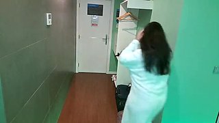 Curvy Latina MILF gets oiled up and squirts hard for hotel handyman