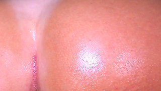 Super Cute Twerking and Dildo with Oil Riding