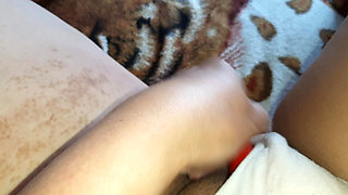 I Teased My Clit with a Vibrator Until I Cum