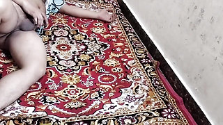 Gave Desi aunty on the pretext of giving stuff