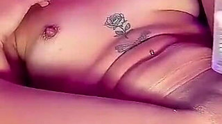 Expert Tongue Discovering Virgin Pussy