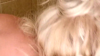 Pregnant MILF Peeing in Bath