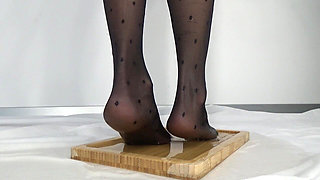 I Pee on My Beautiful Feet in Stockings