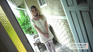 Blonde Sweetheart Nikole Nash Opens Up Her Ass To Take A Big