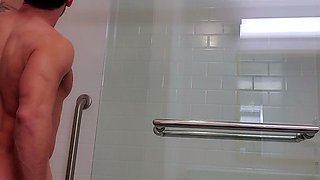 Amateur czech babe stripping and taking shower