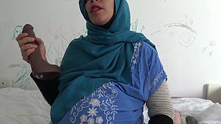 Algerian Slut Wants to Fuck Every Day While She's Pregnant