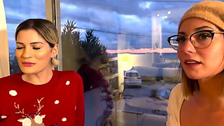 Vincent wins the jackpot at the casino - Jacquie et Michel TV