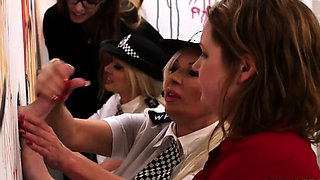 CFNM babes cockuskcing in glory hole