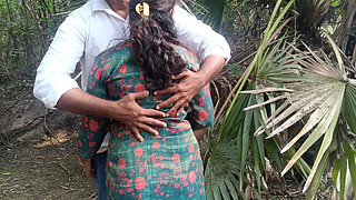 College student outdoor hot fucking