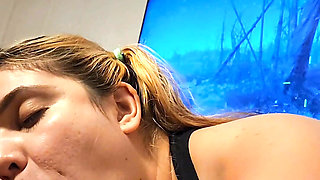 Random Stranger girl swallowed my huge cum load in my car at a party