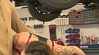 Curly girl does threesome and a2m