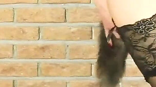 MILF in Stockingsdoes Footjob and I Gets Cumshoot on Her Feet