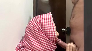 الجنس الفموي صديق صديقي في حفلة خفية, Oral Sex My Boyfriends Friend At A Hidden Party