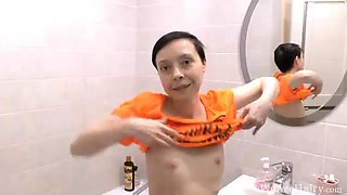 Trixie masturbates with her shower head - WeAreHairy