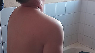 Grandpa daddy get best blowjob & fuck by skinny petite hot black slut in bathtub doggystyle ( bathroom sex )
