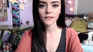 Brunette Solo Webcam Masturbation