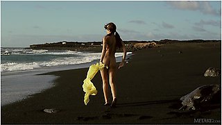 Leni's Waves - Leni Doll