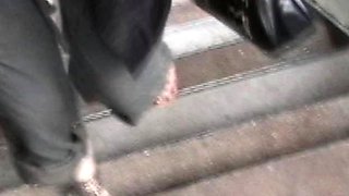 Amateur Foot Fetish Girlfriend Sucks and gives a Footjob