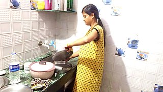 Indian Girl Has Hard Sex in Kitchen Mumbai