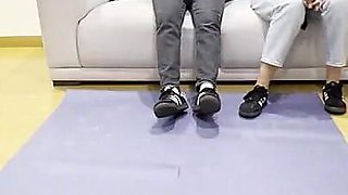 Dos Lesbianas Luchando Con Sus Pies Y Teniendo Orgasmo